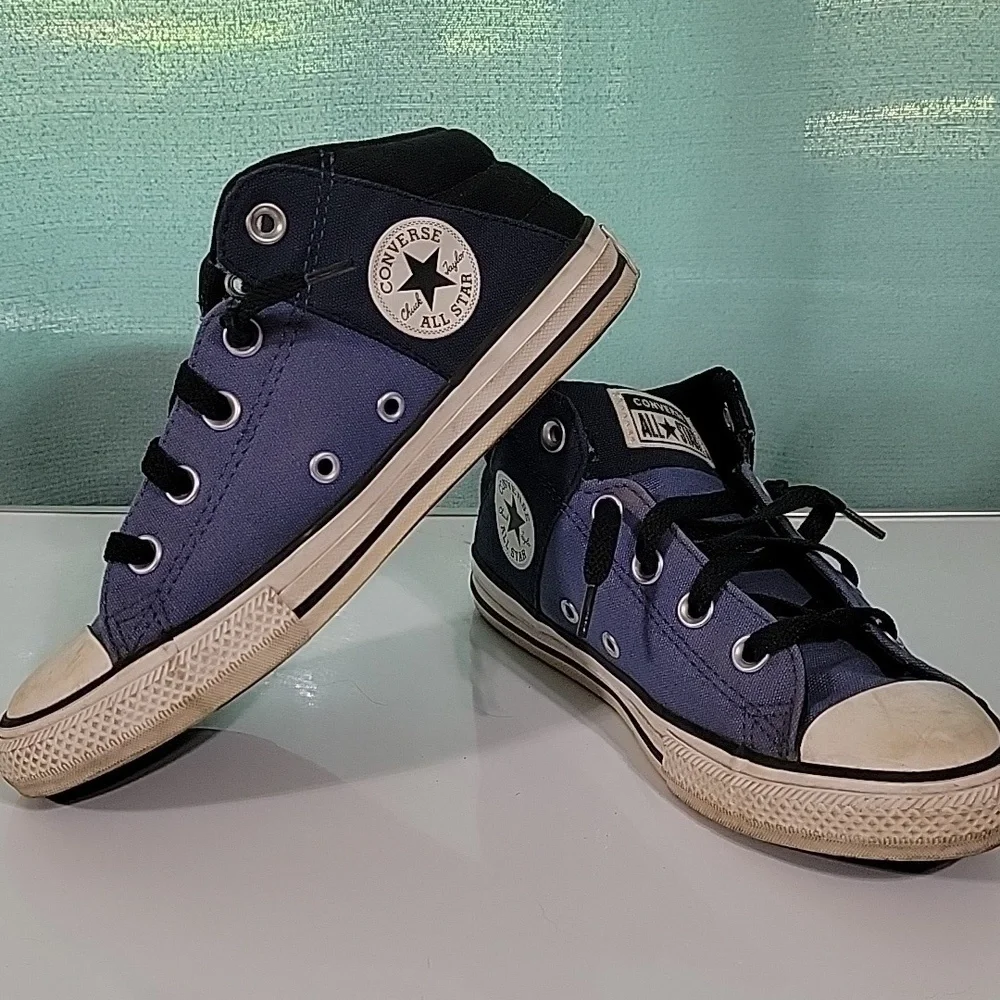 Boys Converse Chuck Taylor All Star Axel Slip-Ons, Blue/Black, Size 3, Pre-owned
